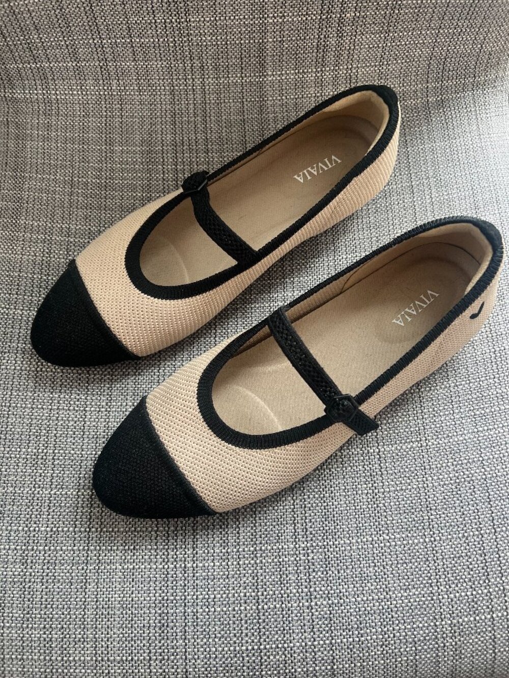 Vivaia Almond Toe Cap Toe Mary Jane Size 37 = US 6.5 or 7